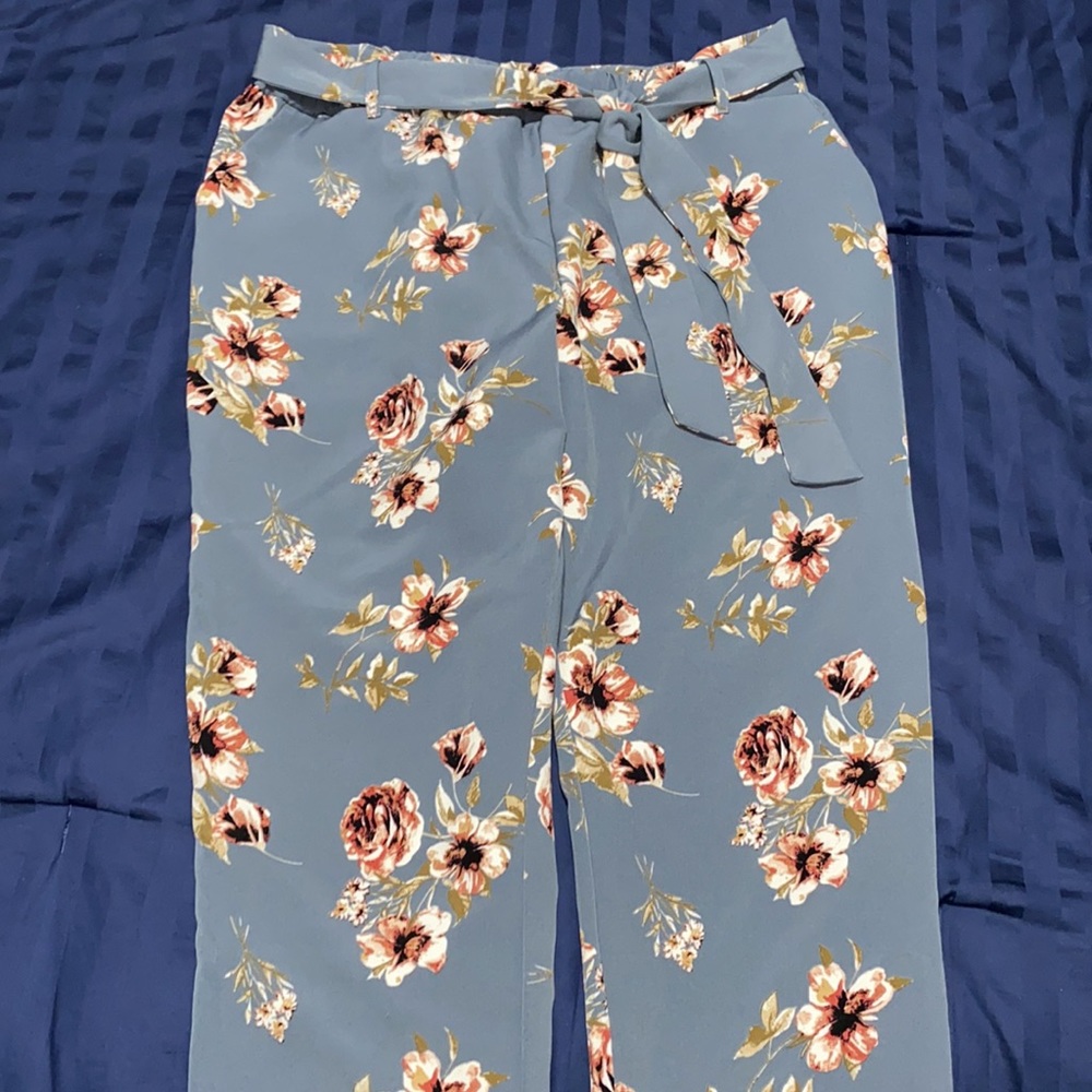 Women’s floral pants/slacks, Size L